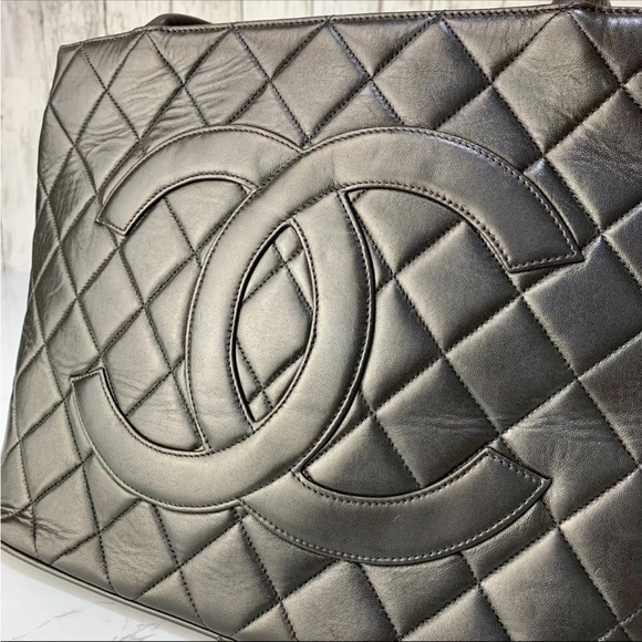 CHANEL Quilted Large Logo Black Calfskin Gold Medallion Tote - Picture 8 of 13